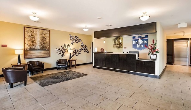 Perfect Vacation Choice in Bunkie! With Outdoor Pool, Free Breakfast!