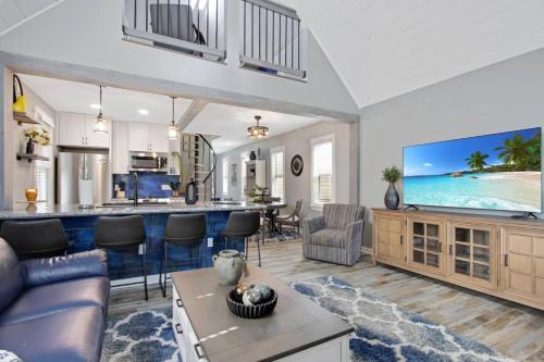 Perfect Vacation Cozy Lancaster Village Bungalow