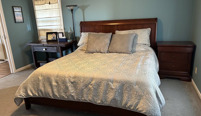 Perfect viewing for solar eclipse. Fully furnished cabin.