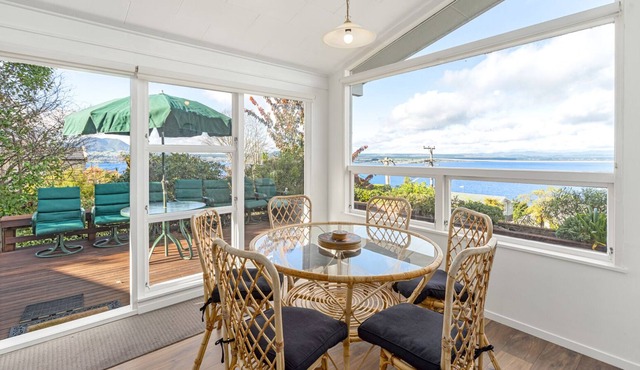 Perfect Views at Acacia Bay - Holiday Home