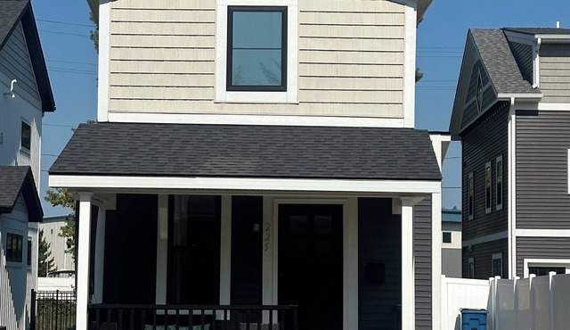 Perfect, Walking Distance to Downtown Social District, Grand Haven!