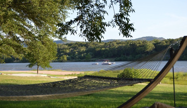 Perfect waterfront 3/2 for your family getaway
