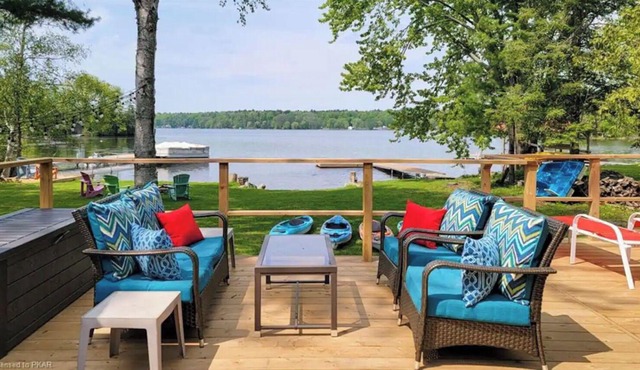 Perfect Waterfront Cottage ~ Fireplace ~ Kawartha Lakes ~ 6 Beds