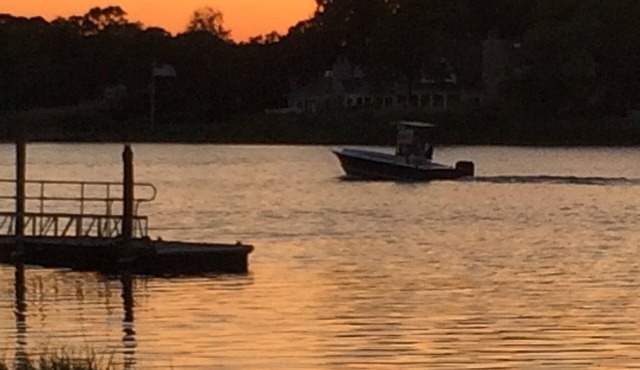 Perfect Waterfront Family Vacation Home next to the best vineyards in NY!