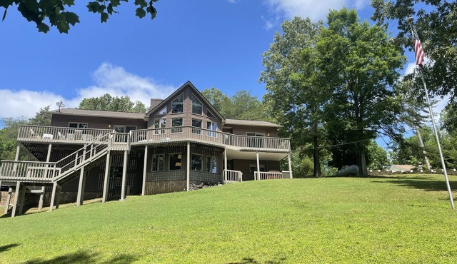 Perfect Waterfront Getaway With Covered Dock