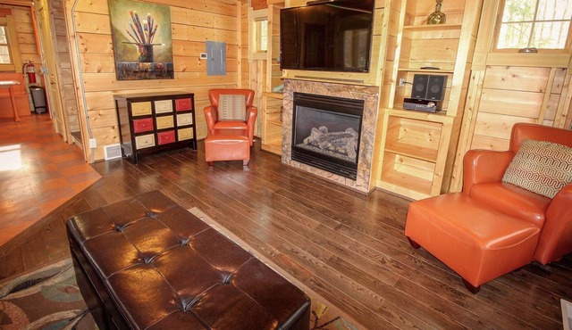 Perfect weekend getaway! Cottage #1 at DollyBrook minutes from Saugatuck.