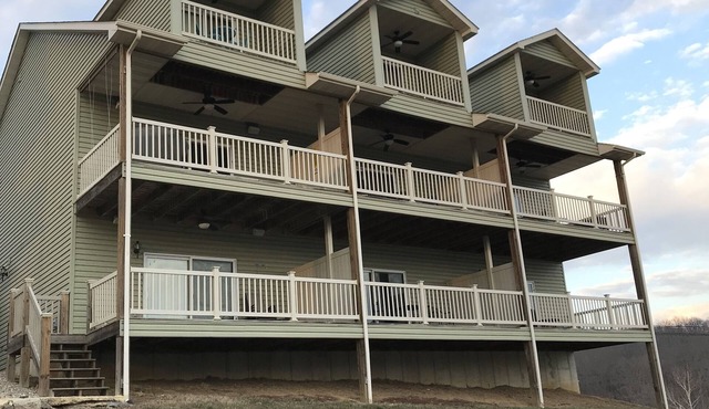 Perfect Weekend Getaway! Condo With Great River Views! Pool!