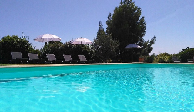 Perfect year round sunny holidays, heated pool 5 miles Carcassonne
