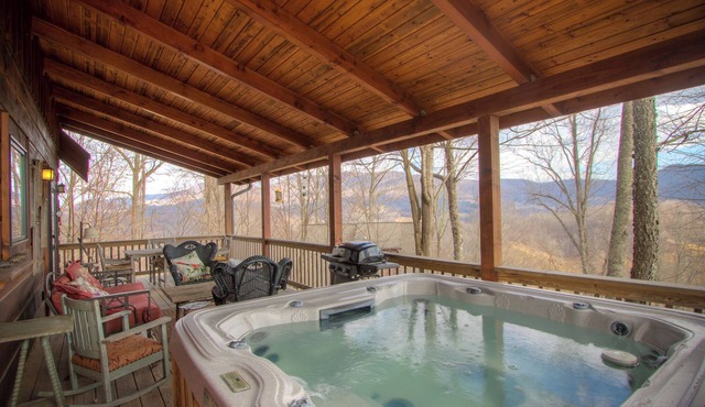 Perfectly furnished, Hot Tub, Views and Immaculate!