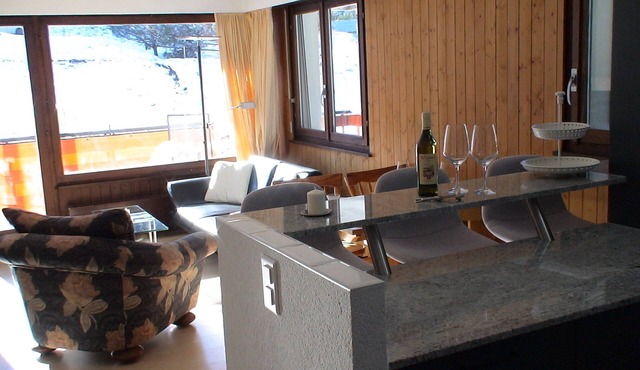 Perfectly located in Les Paccots in a quiet but very close to center place