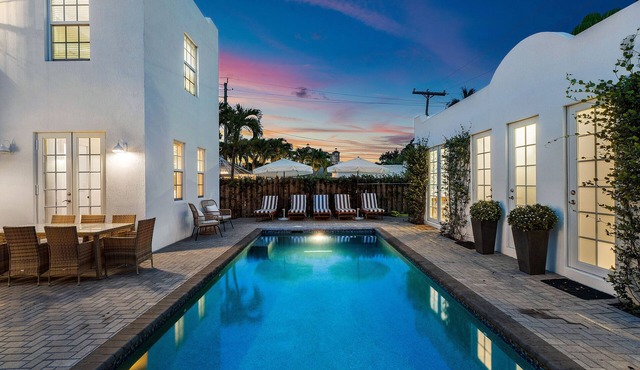 Perfectly Located 6BR Private Oasis w/Heated Pool