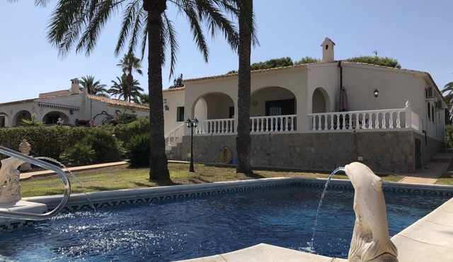 Perfectly located air-conditioned seaview villa with private pool and garden