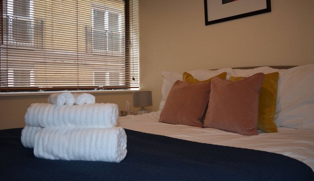 Perfectly Located Contemporary 1 Bed Apt #1