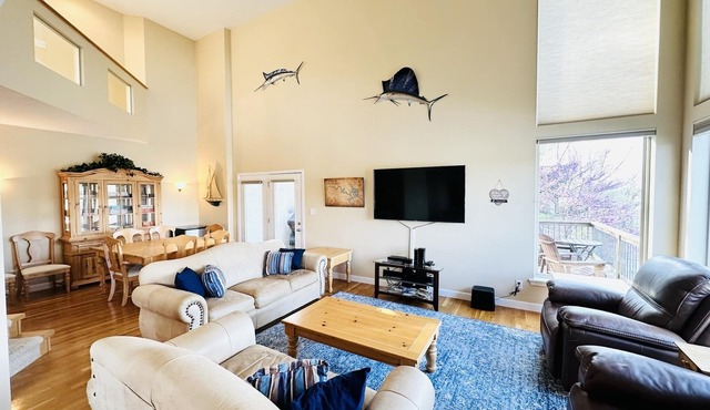 Perfectly located Lake Home in Osage Beach with 5BR & 5 Baths!