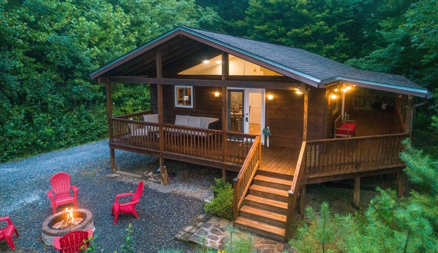 Perfectly Located Mountain Cabin with Breathtaking, Long Range Views!