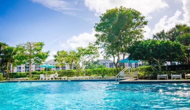 Perfectly located renovated beach cottage w/ all amenities