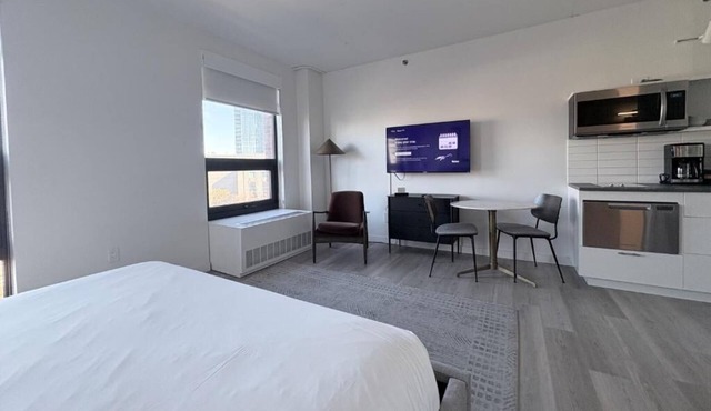 Perfectly Located Unit for Urban Explorers – Near Iconic NYC Attractions