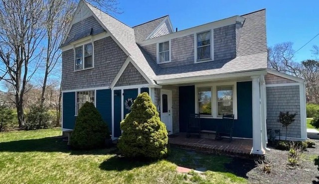 Perfectly Located Hyannis Port Rental