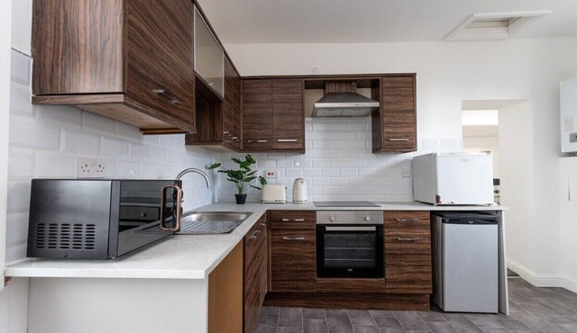 Perfectly Placed: Cozy Flat in the City's Heart