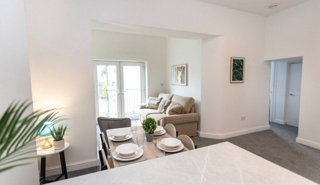 Perfectly Placed: Cozy Flat in the City's Heart