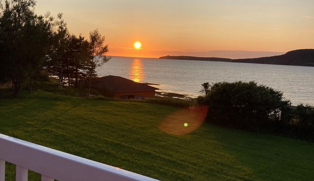 Peridot By The Shore, Rocky Harbour Newfoundland