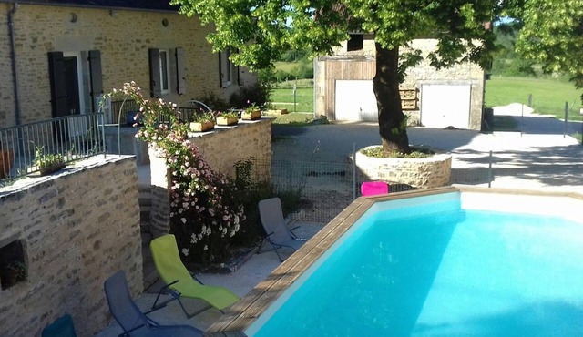 Perigord house with heated pool and WiFi