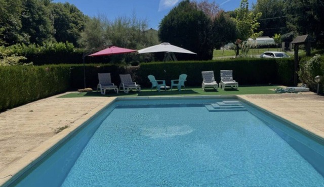Périgord house with swimming pool and large garden