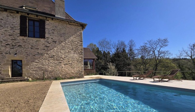 Perigord house, pool, pets allowed