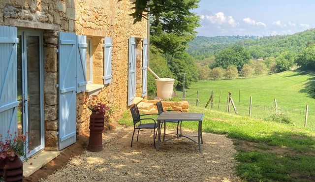 Perigord Noir - Beautiful cottage in a quiet location with shared swimming pool