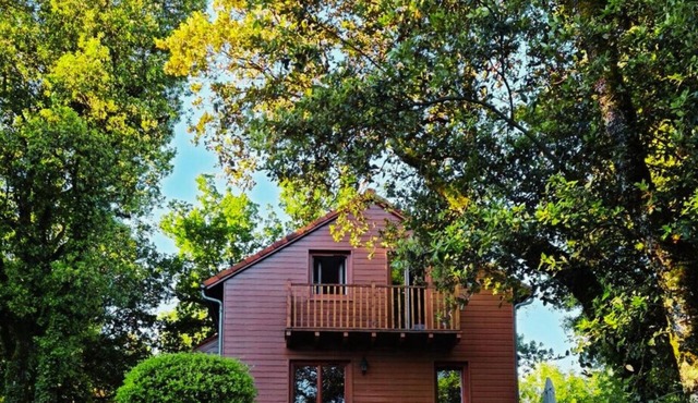 Perigordian golf course house sleeps 6