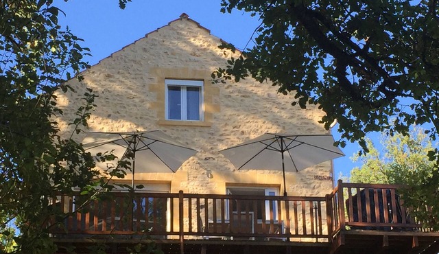 Périgourdine house in a beautiful estate with swimming pool in the heart of Périgord