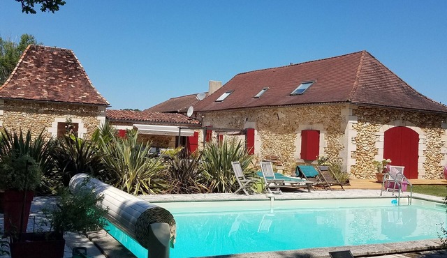 PERIGOURDIN CHARM with 3* SWIMMING POOL - LE CLAU des CERISIERS in the heart of PERIGORD