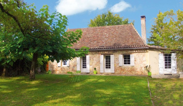 Perigourdine with private heated pool, 4G WIFI, between Bergerac and St Emilion
