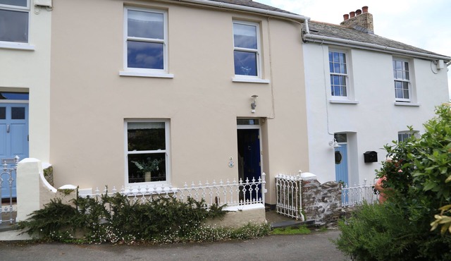 Period Cottage, Instow, 2 minutes to beach, pet friendly, sleeps 6