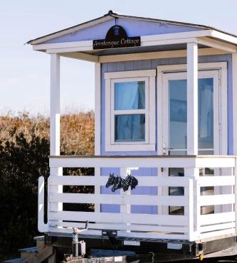 Periwinkle Cottage