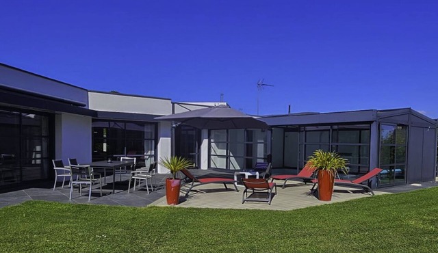 PERLE Contemporary house with private pool CONCARNEAU