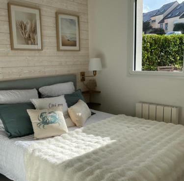 Perle des Sables Blancs, appartement entier à 100m de la plage avec parking privé