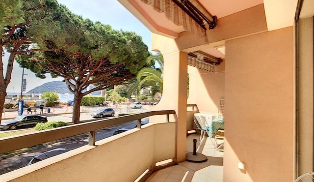 Perle rare 2 pièces au pied de la plage et piscine résidence