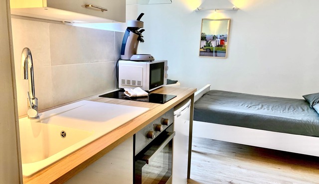 PERLE STUDIO - One Bedroom Apartment, Sleeps 2