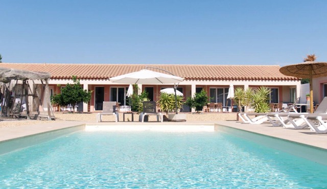 PERPIGNAN Gîte 11 pers, Very beautiful estate in an organic olive grove, Air conditioning, wifi