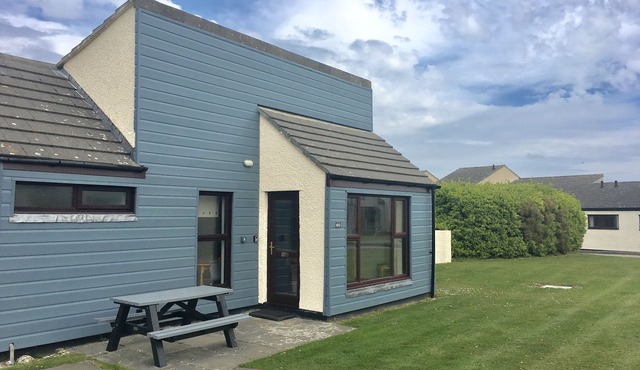 PERRANPORTH BUNGALOW - lovely holiday complex - great facilities, Swimming pool