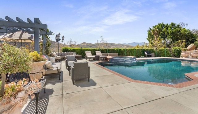 Perris' Prosecco Palace-Panoramic Lake & Mtn View