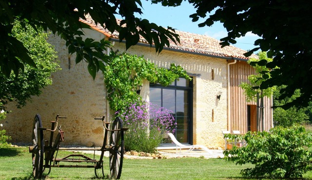 Perrot en Périgord : Charming stone villa with swimming pool