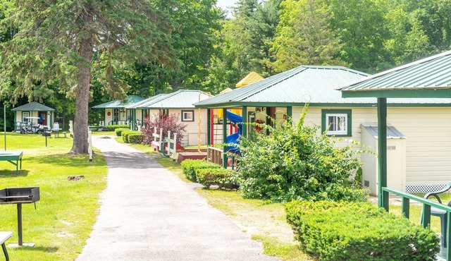 Perry's Motel and Cottages