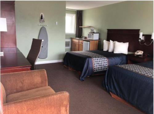 Perth Plaza Inn & Suites