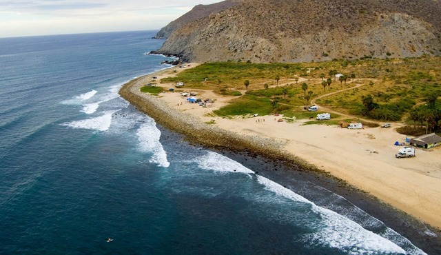 Pescadero Palace 1BR Ground Floor Casita w/swimming pool, Jacuzzi, on the beach!