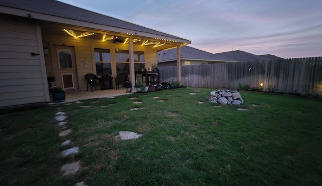 Pet and family friendly nirvana, privately fenced yard near downtown Fort Worth