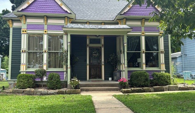 Pet & Family Friendly Cottage w/Nature Views in Yates Center - Fire Pit & Grill