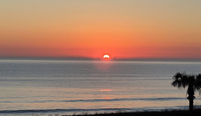 Pet Free/Allergy Friendly - Huge Direct Oceanfront 3BR/3BA Condo - Owner Managed