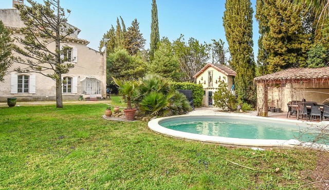 Pet friendly home in Entraigues-sur-la-Sorg
